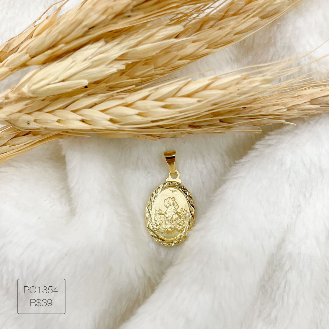 Pingente N. Senhora Desata Nós Oval Diamantado Liso Dourado